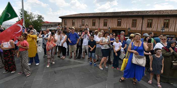 tarihi-turk-muzigi-toplulugu-5.jpg