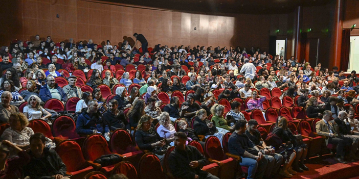 tiyatro-2.jpg