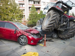 Ankara'da 'şüpheli traktör' ortalığı savaş alanına çevirdi!