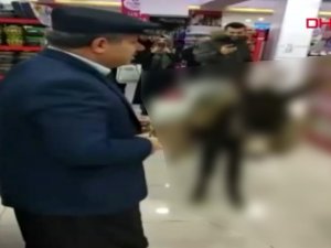 Görenler şaşkına döndü! Poşet parasını protesto etmek için...