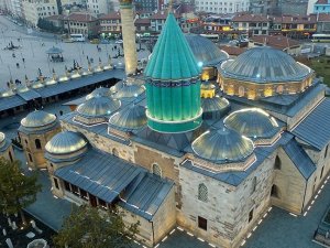 Mevlana Müzesi'nin turkuaz kubbesi yenileniyor