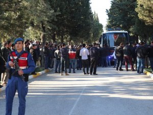 Silahlı saldırıda yaşamını yitiren emlakçı toprağa verildi