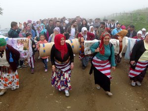 Trabzon'da en renkli yayla göçü