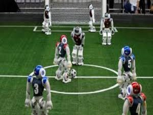 Robot futbolcular, insan rakiplerine karşı mücadeleye hazırlanıyor