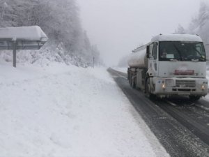 Bolu Dağı'nda kar kalınlığı 1 metreyi geçti