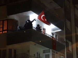 Başkent'te 23 Nisan balkonlardan böyle kutlandı