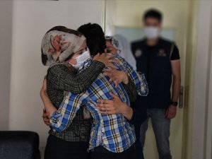 PKK'lı kadın terörist ikna çalışması sonucu Suriye sınırında teslim oldu