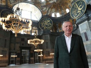 Cumhurbaşkanı Erdoğan Ayasofya Camisi'nde incelemelerde bulundu