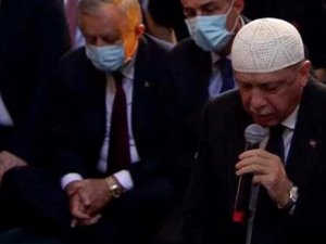 Erdoğan'dan Ayasofya'da Kur'an-ı Kerim tilaveti