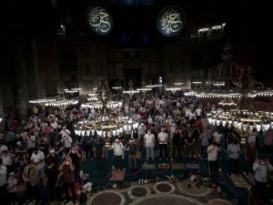 Ayasofya-i Kebir Cami-i Şerifi'nde ilk sabah namazı kılındı