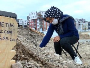 Eşinin mezarı başında konuştu: Bu bir vahşet, görüntüleri izleyemiyorum