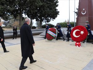 Cumhurbaşkanı Erdoğan, Haydar Aliyev'in kabri ile Türk ve Azerbaycan şehitliklerini ziyaret etti