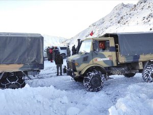 MSB acı haberi duyurdu - Hakkari'de çığ altında kalan 1 asker şehit oldu