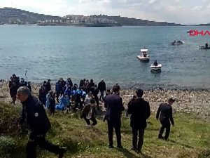 İzmir Foça'da askeri uçak düştü, 2 pilot sağ olarak kurtarıldı