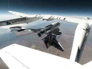 Uzay turizmi şirketi Virgin Galactic ikinci uçuş testini başarıyla tamamladı