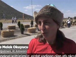 Ata binip ok atan Ayşe öğretmen geleneksel Türk sporlarını yaşatıyor