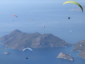 Yamaç paraşütünün "en iyi akrobasi pilotları" Fethiye'de buluşacak