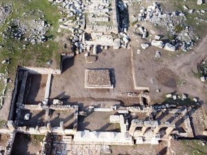 Blaundos Antik Kenti'nde ‘bereketin sembolü Demeter’in sunak alanı bulundu