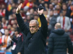 Fatih Terim futbolcularla vedalaştı