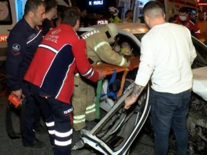Maltepe D-100'de kazada makas iddiası: 6 yaralı