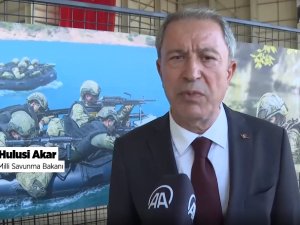 Bakan Akar, 'Mehmetçik: Zaferin Askerleri Sergisi' dolayısıyla AA'yı tebrik etti