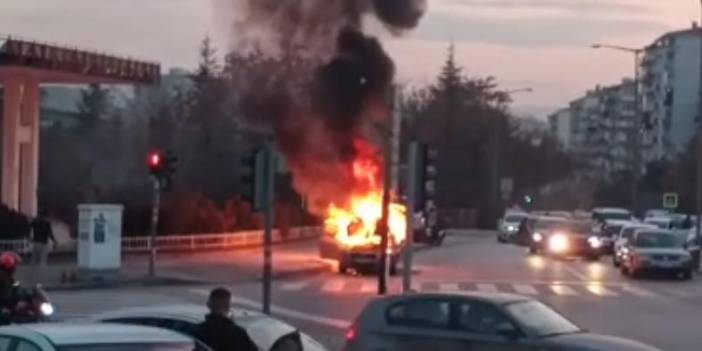 Ankara Demetevler'de seyir halindeki araç alev aldı