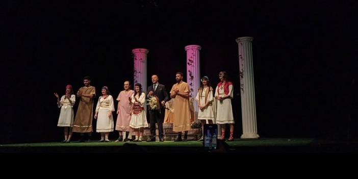 'Aşk Grevi' tiyatro oyunu 'Nilüferler' yararına oynandı