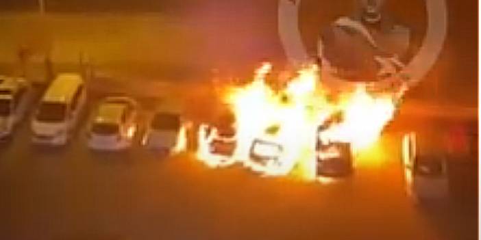 Dün gece Yenimahalle’de bir site önünde park halindeki 5 araç yandı