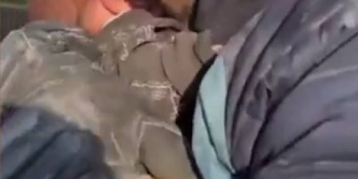 2 aylık bir bebek enkazdan sağ olarak çıkarıldı