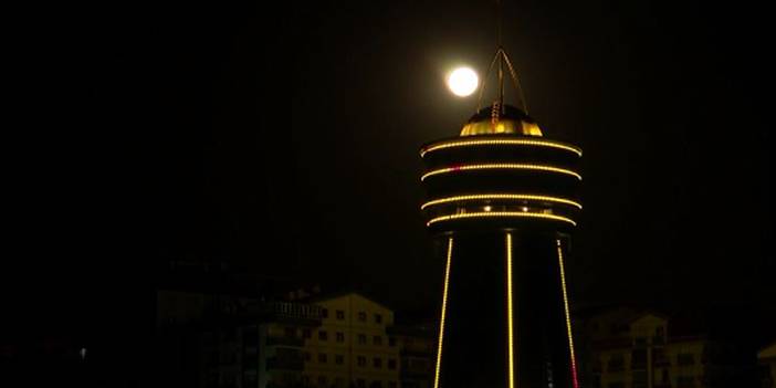 Ankara'da Süper Ay kendini böyle gösterdi