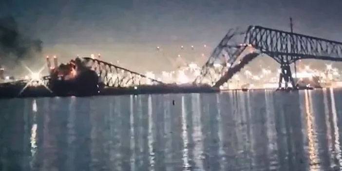 Büyük facia: Geminin çarptığı köprü yıkıldı