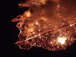 Hawaii'deki Kilauea Yanardağı faaliyetini sürdürüyor