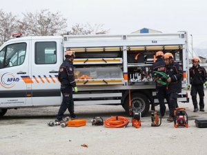 Hayat kurtarmak için kendilerini riske atıyorlar