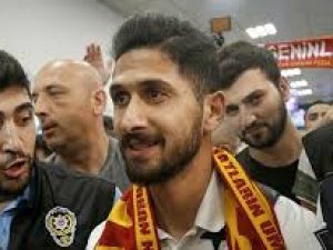 Emre Akbaba, Galatasaray için İstanbul'a geldi