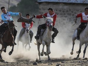 Kırgız Türkleri 'Dünya Göçebe Oyunları'na hazırlanıyor