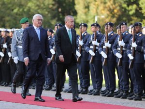 Cumhurbaşkanı Erdoğan Almanya’da resmi törenle karşılandı