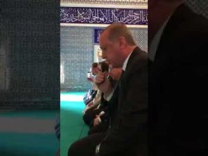 Erdoğan'dan muhteşem tilavet!  Köln Camii'nde Kur'an okudu